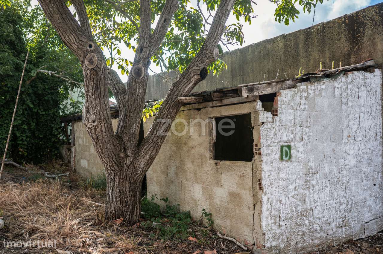 Lote Urbano, 5 fogos existentes _ ruínas.-33