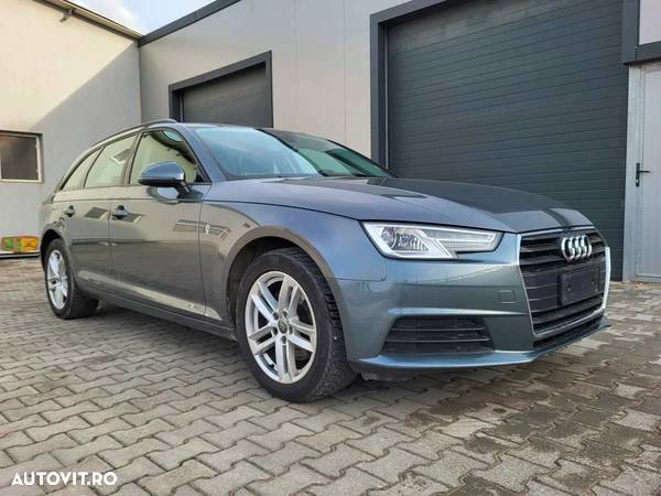 Audi A4 Avant 2.0 TDI S tronic - 1