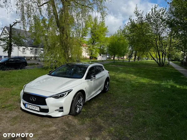 Infiniti Q30 2.0t Sport AWD 7DCT - 9