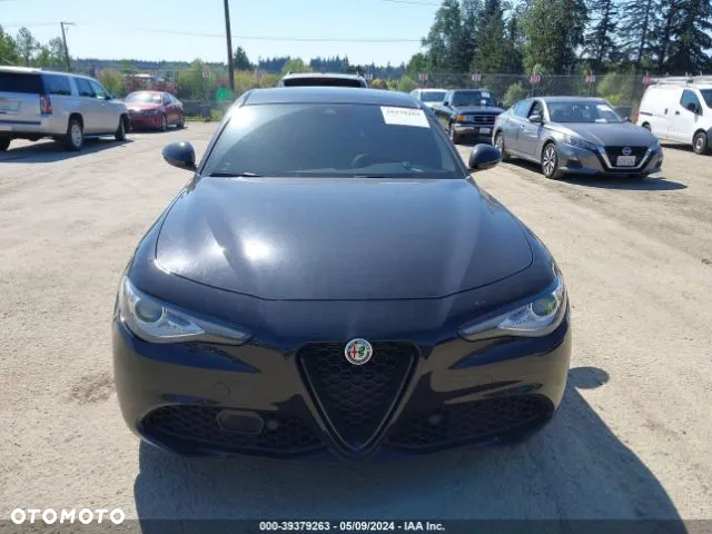 Alfa Romeo Giulia - 12