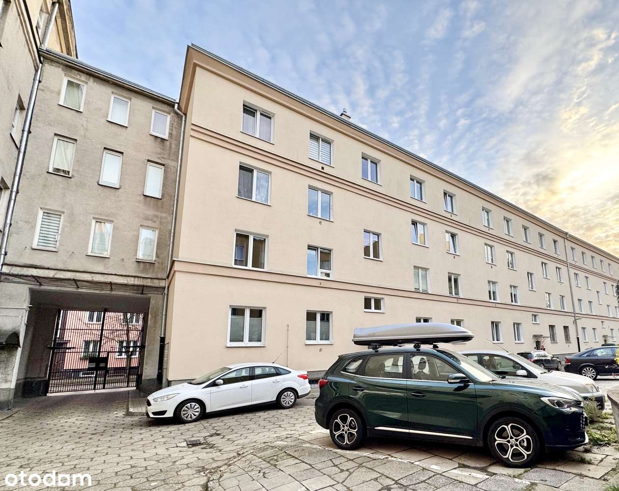 Rozkładowe i ciche w świetnej lokalizacji tuż przy Parku | Parking-11