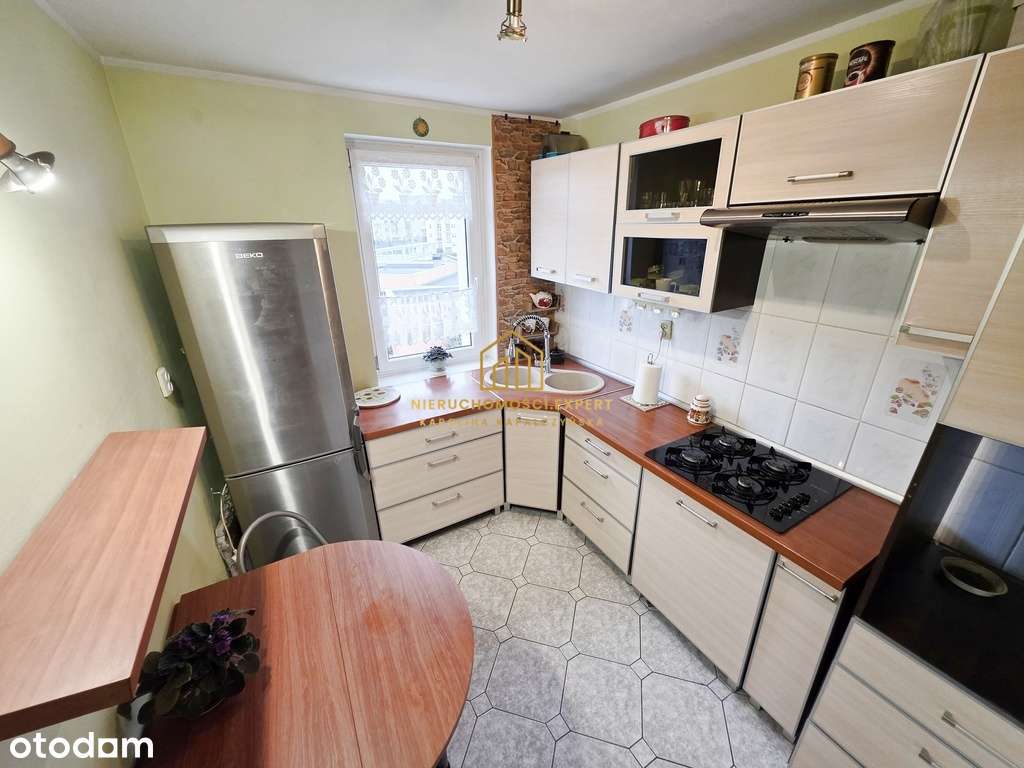 2 pokoje z dużym balkonem i piwnicą-6