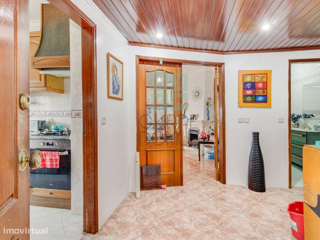 Apartamento T2 em Santa Iria da Azóia-5