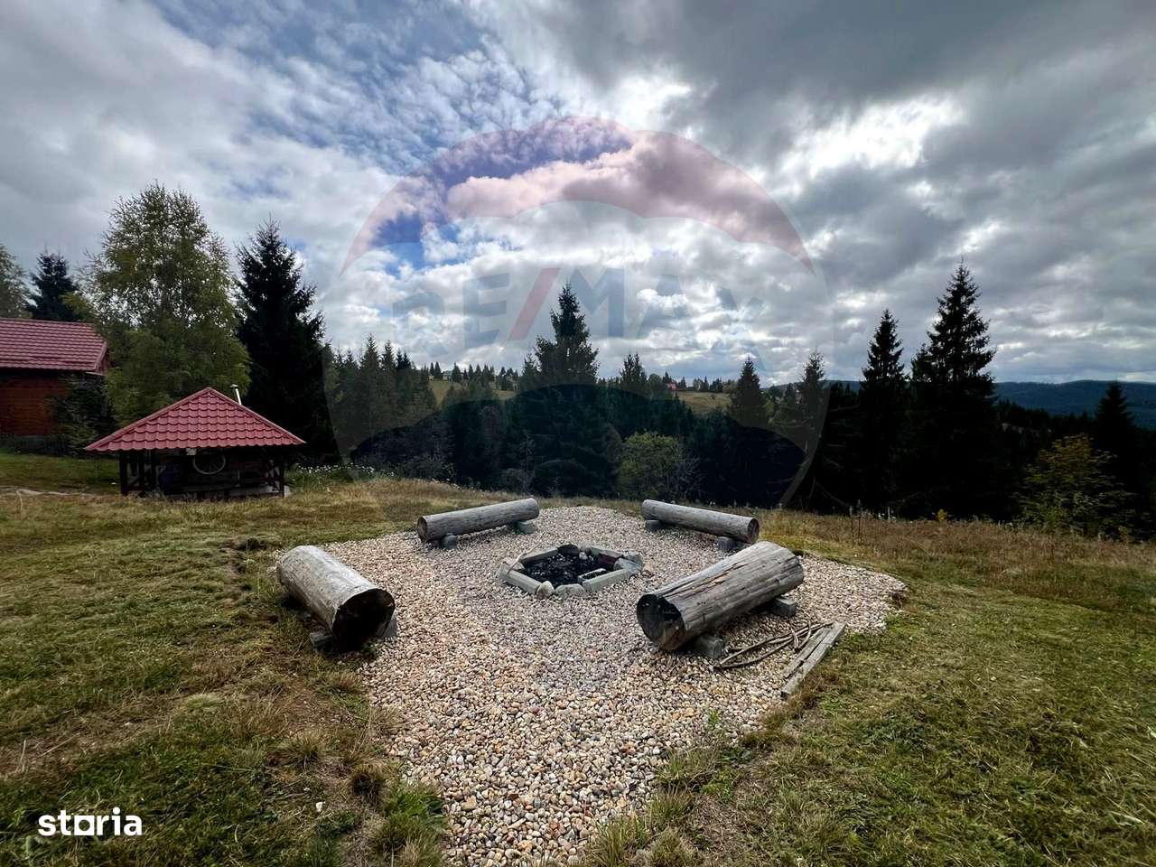 Casă de vacanță, de vânzare, pretabilă locuință sau afacere hotelieră