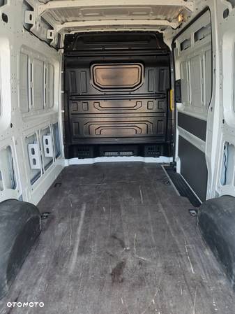 Volkswagen CRAFTER - 8