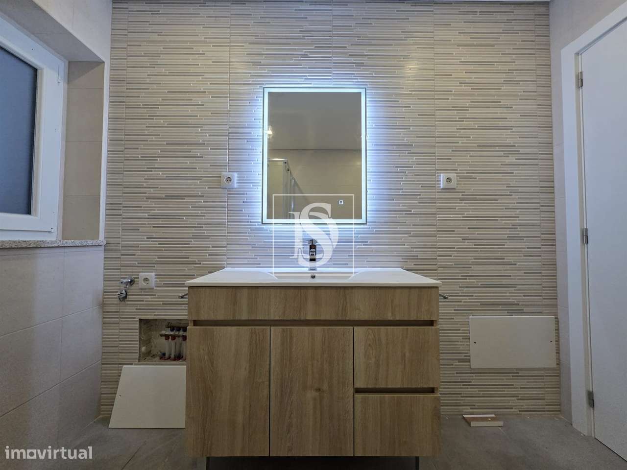 Apartamento T2 Renovado, no Botulho-8