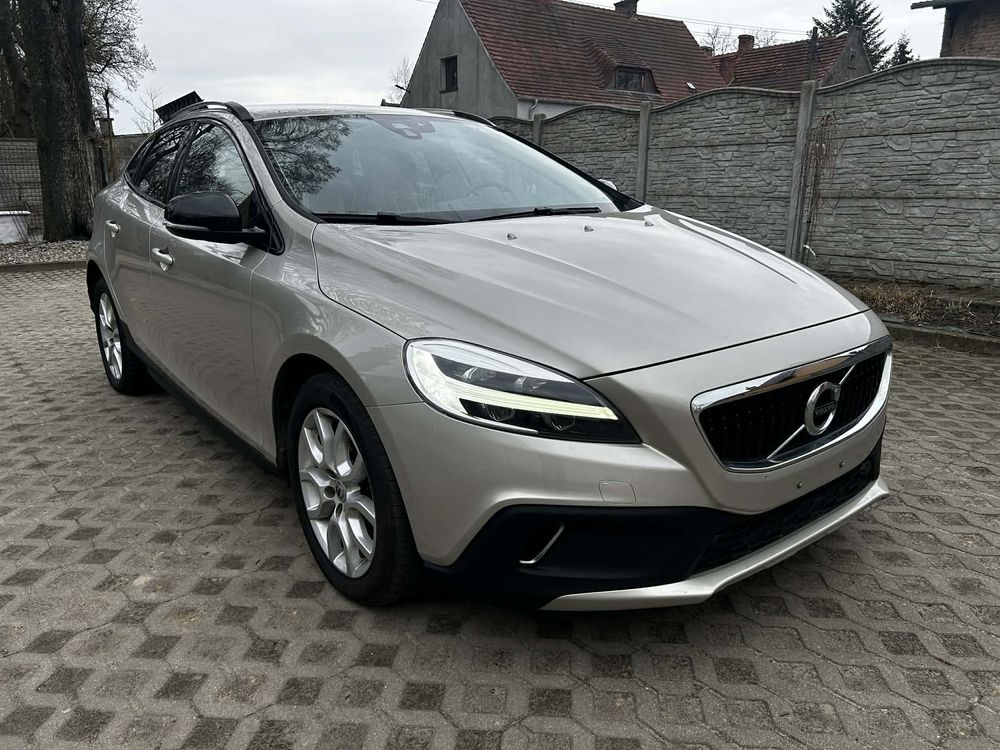 Volvo V40 D2 Geartronic Summum 2018