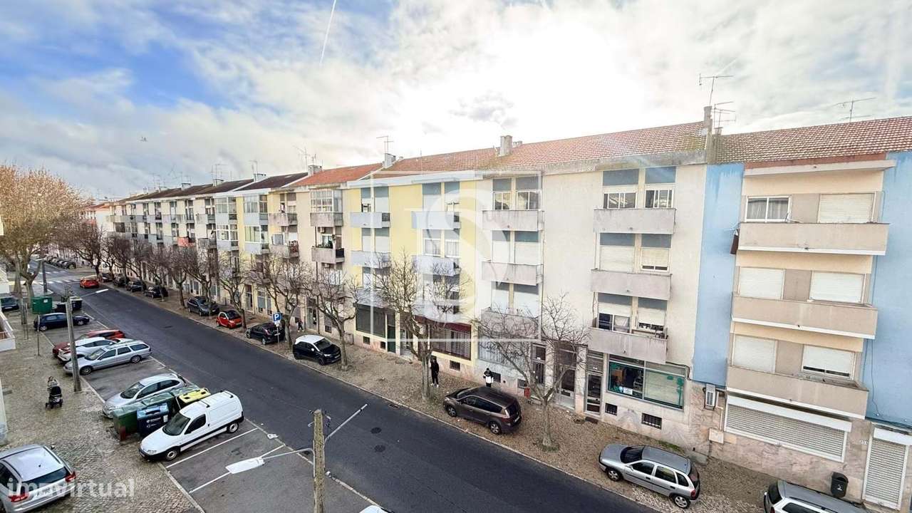 Apartamento T2 com Varanda e Arrecadação na Moita-19