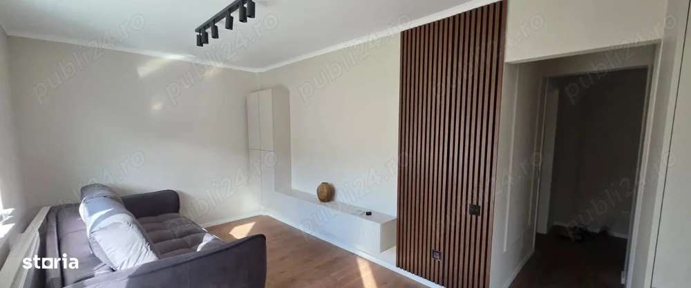 Apartament renovat 2 camere decomandate dressing cu garaj zona Vivo-0