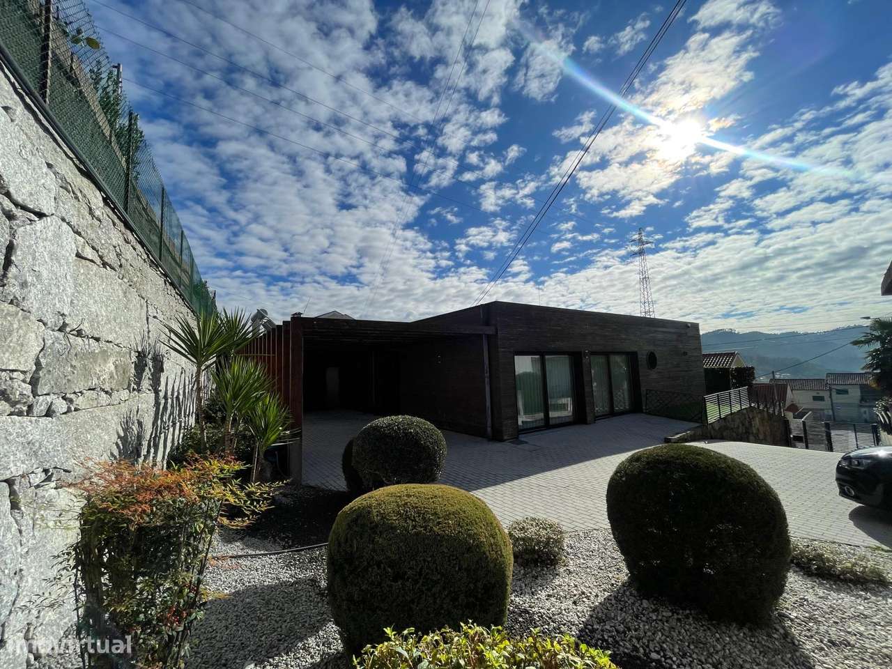 Moradia individual T3 com piscina em Fafe-24