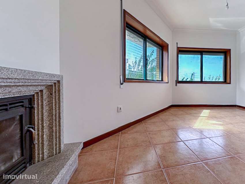 Apartamento T2 em São João de Ver-4