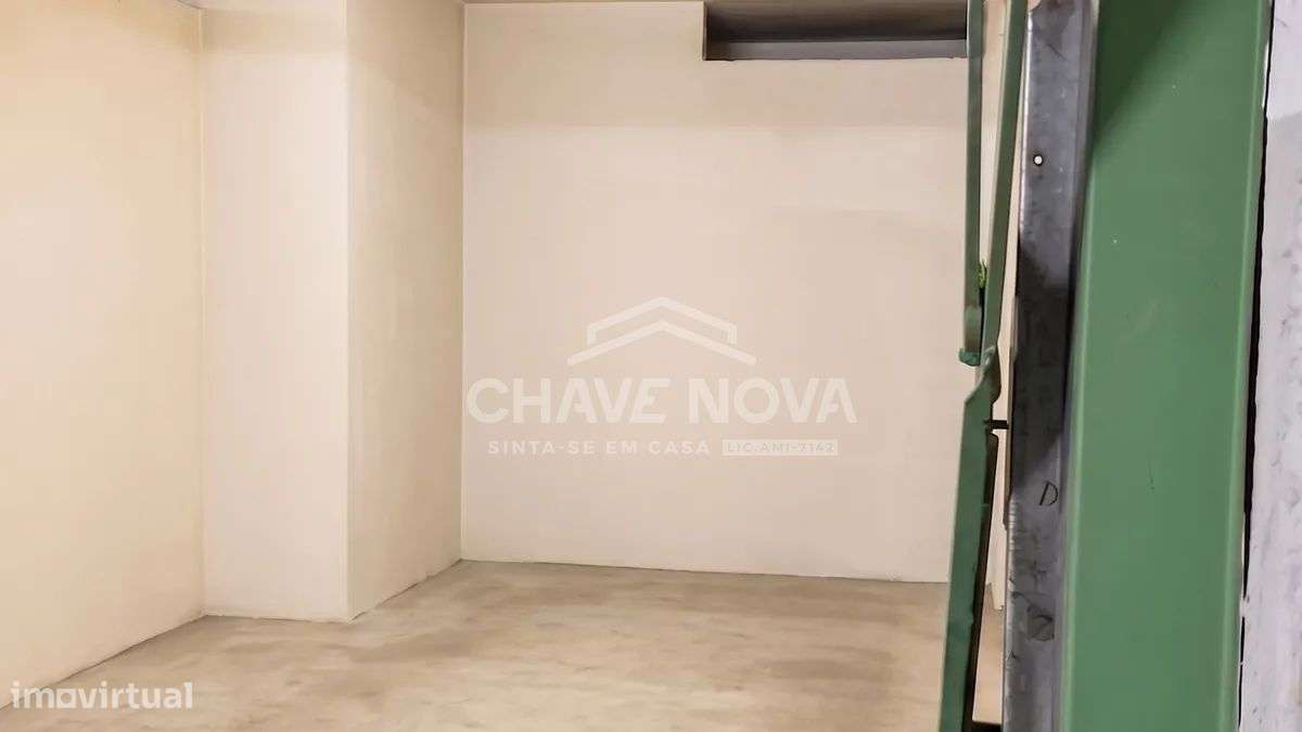 Apartamento T3 c/garagem Box em Valadares-33