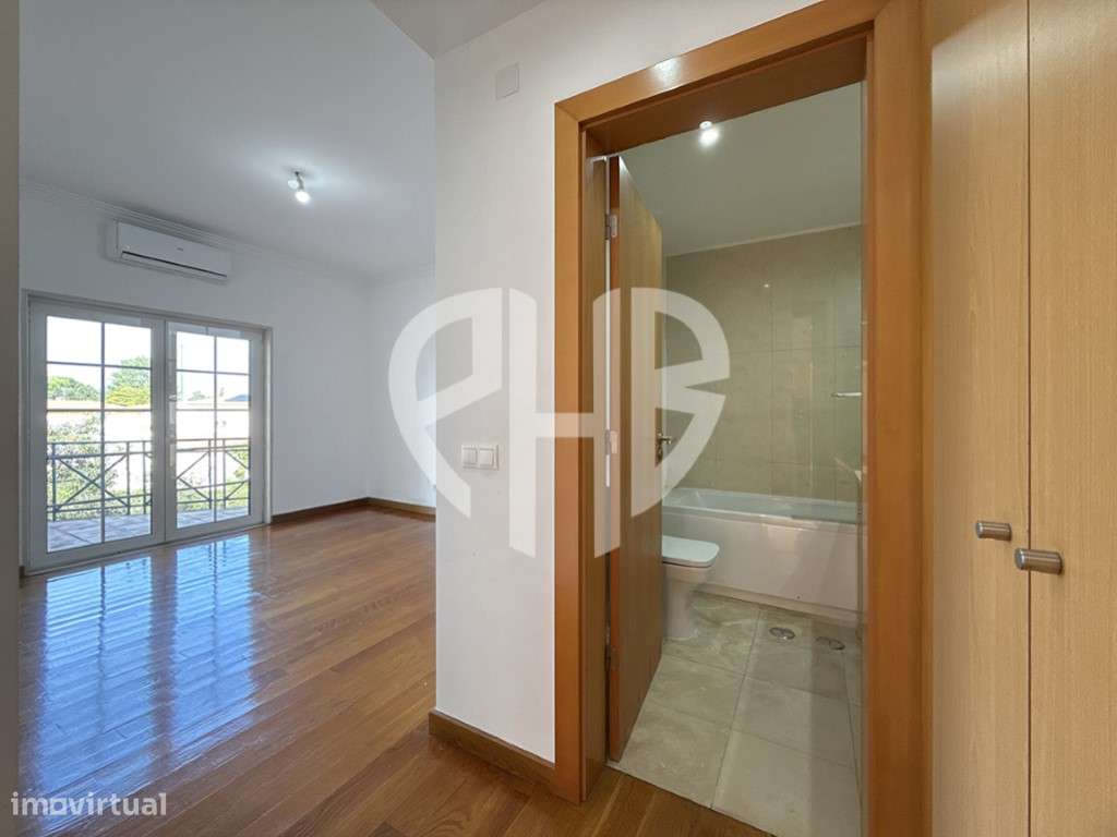 Moradia Geminada T4 // Condominio - Aldeia de Irmãos / Azeitão-30