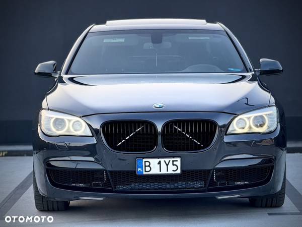 BMW Seria 7 740i - 31