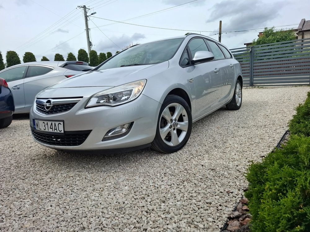 Opel Astra J 1.6 Innovation 2012