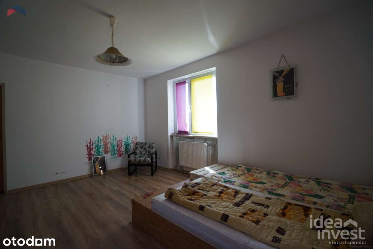 Duży dom w zabudowie bliźniaczej z potencjałem-17