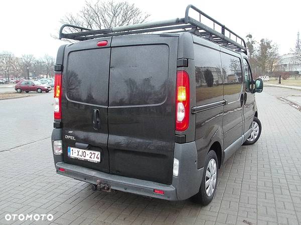 Opel Vivaro - 8