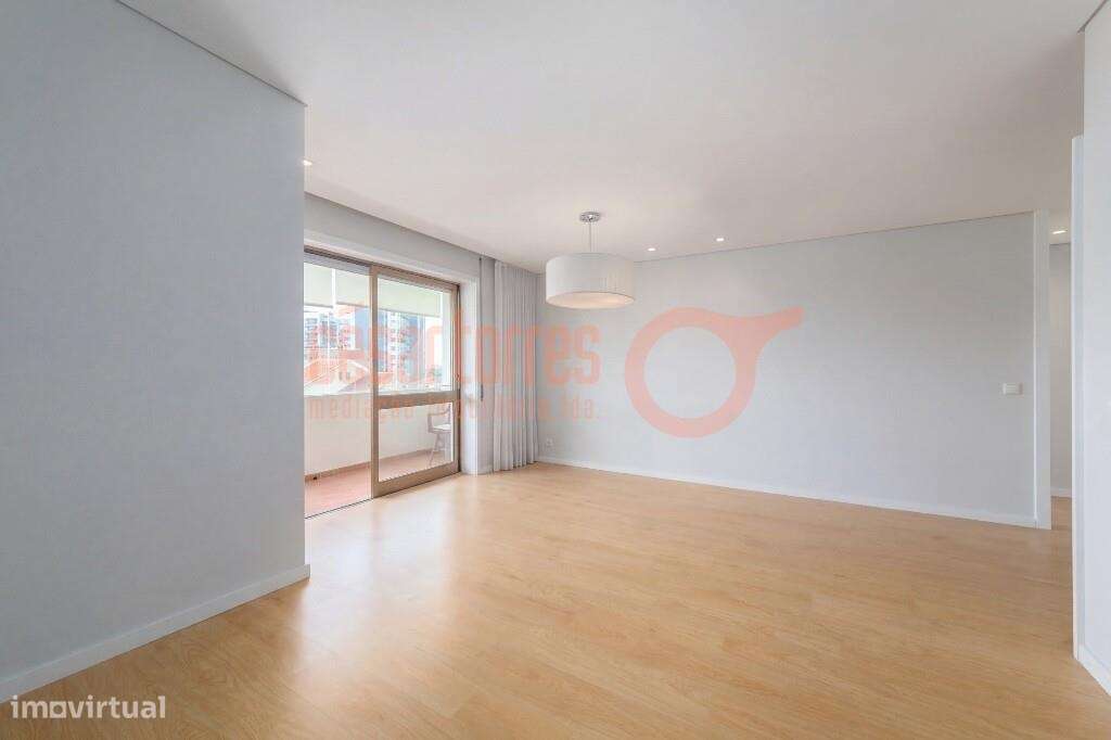 Apartamento T3 Miramar-14