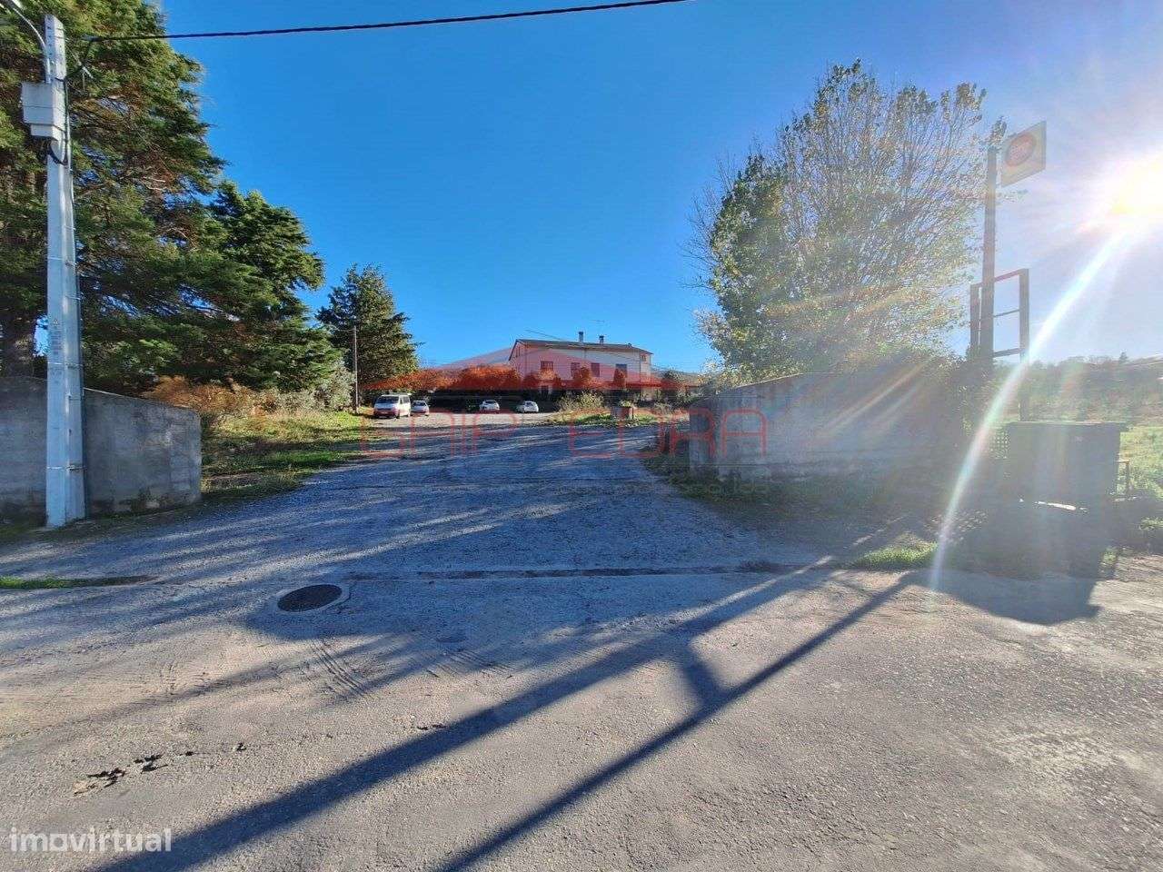 Moradia T4 com garagem e lareira perto das montanhas - Grande imagem: 2/27