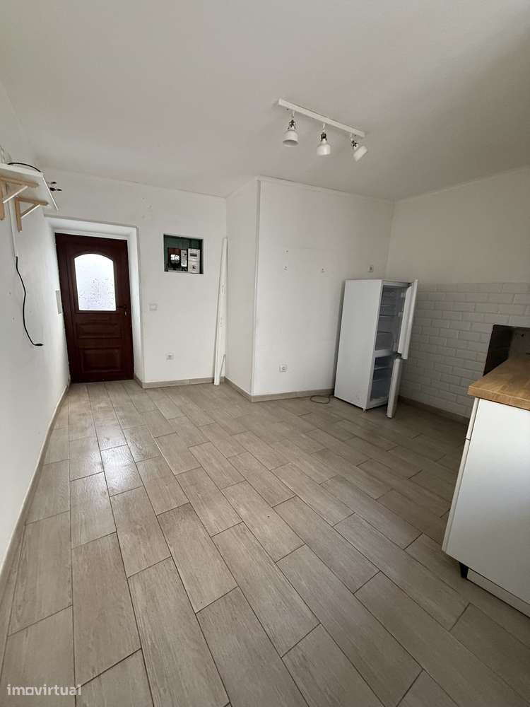 Moradia T2 + T1 - Grande imagem: 5/28