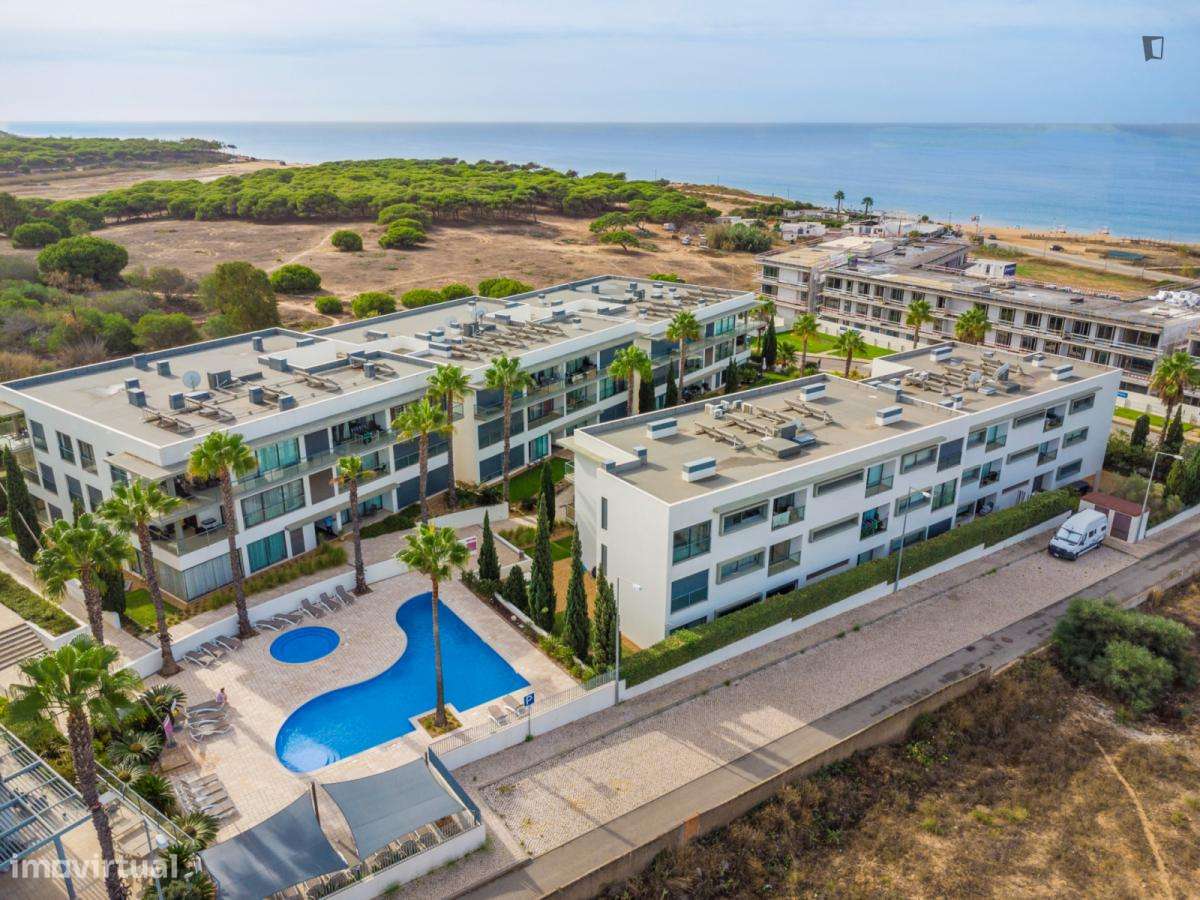 Apartamento com 2 quartos - localizado em Quarteira - Grande imagem: 4/6