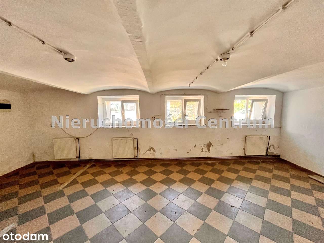 Budynek 120 m2 z garażem w Dobromierzu obok Jeziora Dobromierskiego
