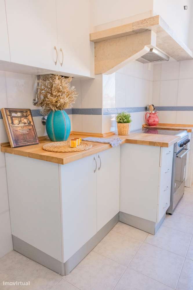 Quarto - localizado em Roma-Areeiro Lisbon - Grande imagem: 4/10