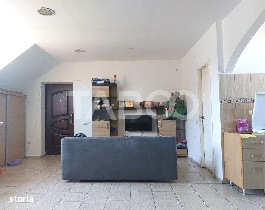 Apartament decomandat 3 camere zona centrala Cisnadie de vanzare - Imagine principală: 4/15