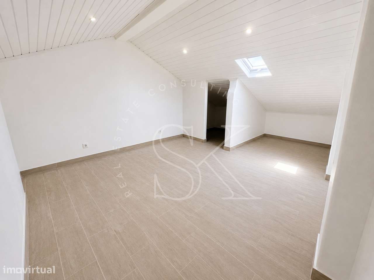 Moradia T2+1 Totalmente Renovada em Cabeção, Mora-15