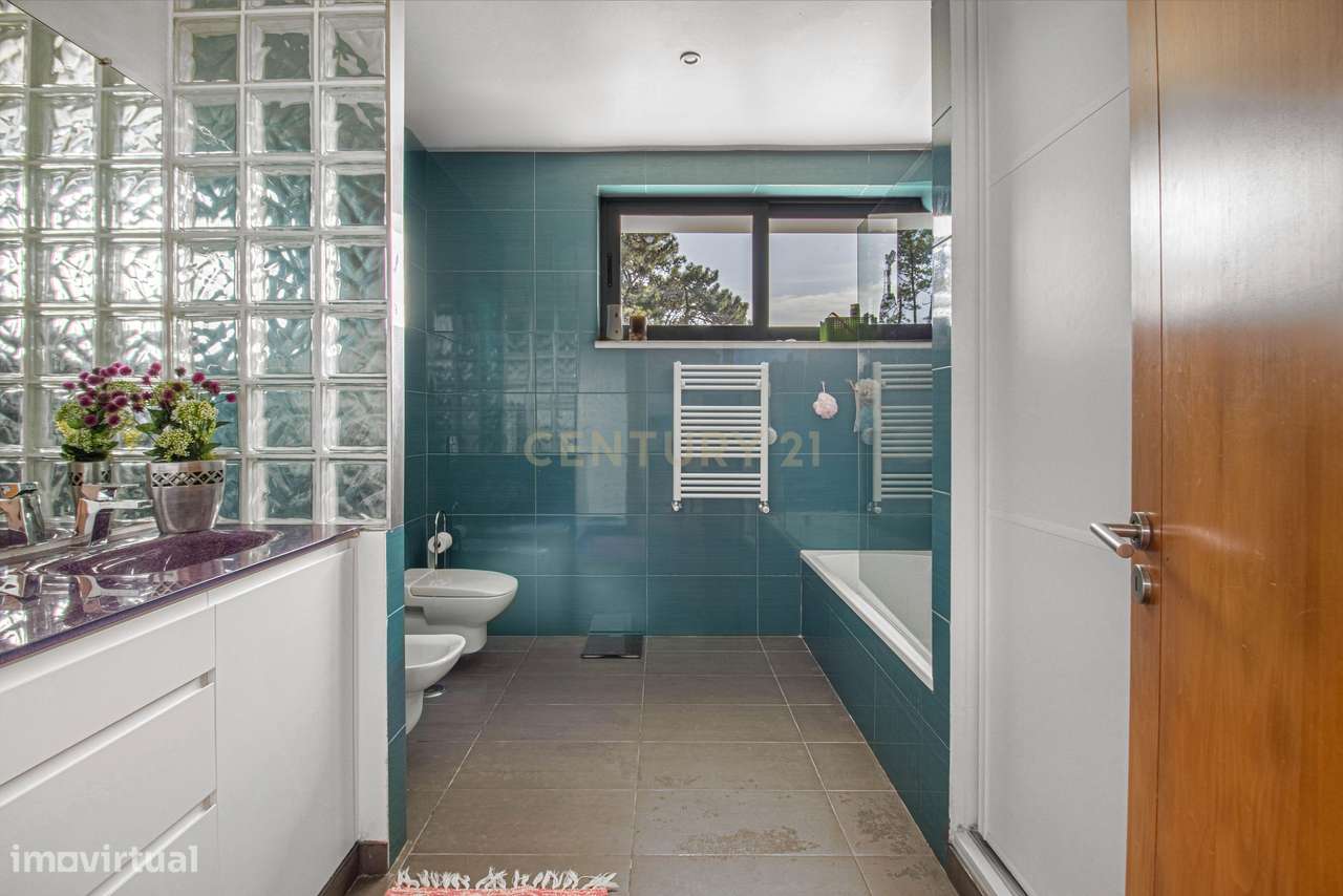 Moradia Isolada T4 291m2 em Lote de 1050 m2 em Mucifal, Colares, Sintr-41