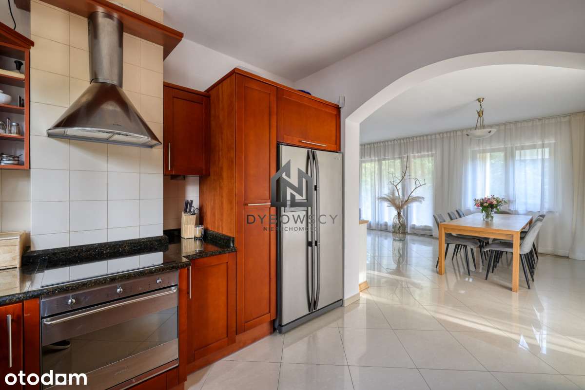 Dom wolnostojący z ogrodem i garażem-Józefów-9