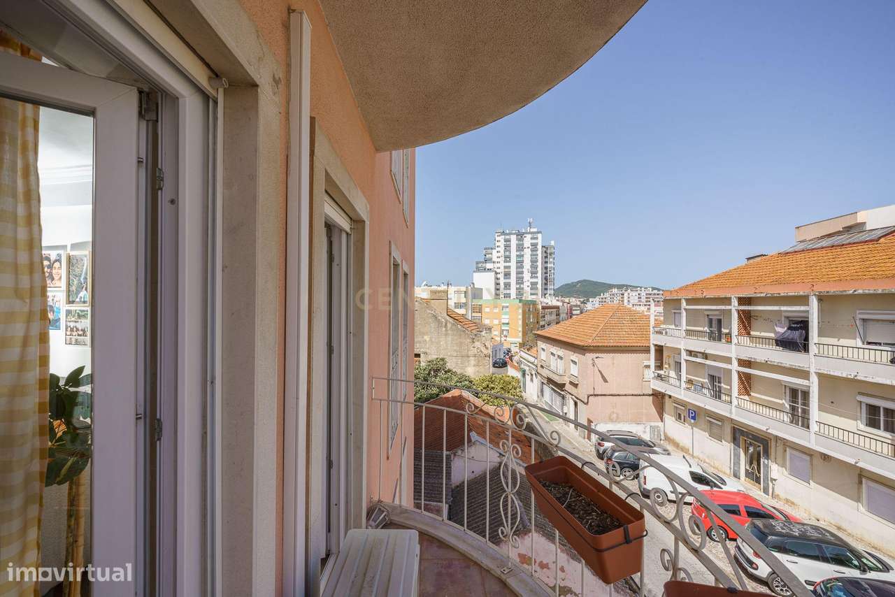 Elegância e Sofisticação – Fantástico Apartamento T3 em Setúbal-17