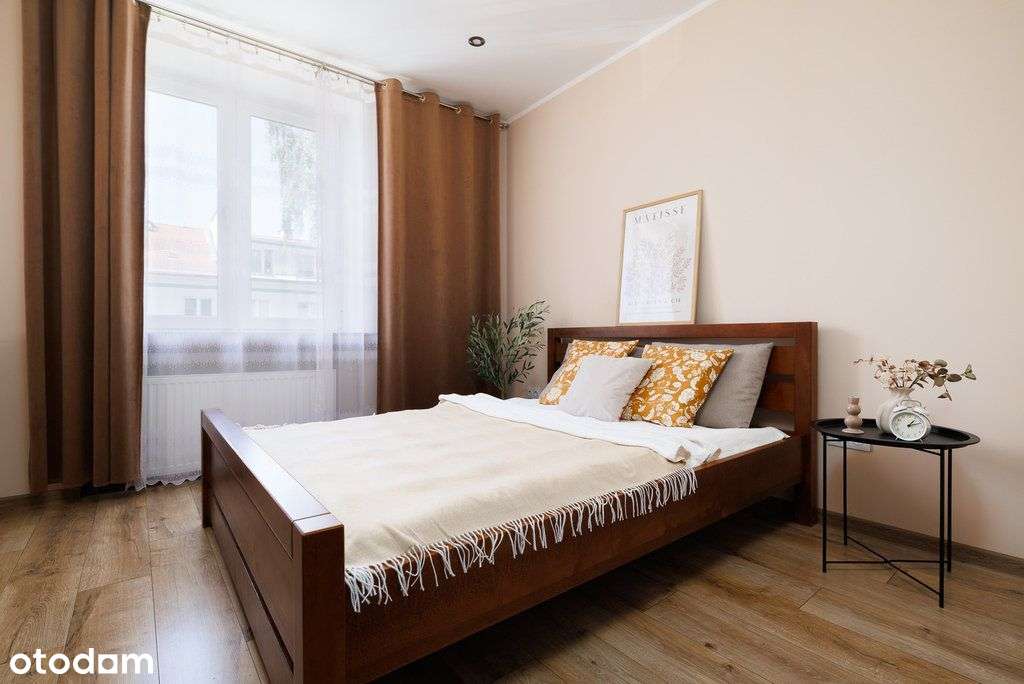 Z osobną kuchnią na zielonym osiedlu (do remontu)-0