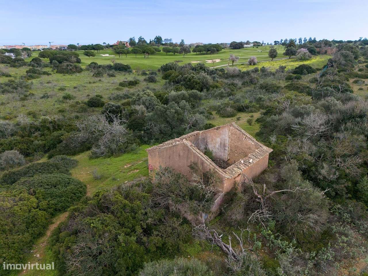 TERRENO COM RUINA COM POTENCIAL ÚNICO E VISTA DESLUMBRANTE NA ATALAIA, - Grande imagem: 5/10