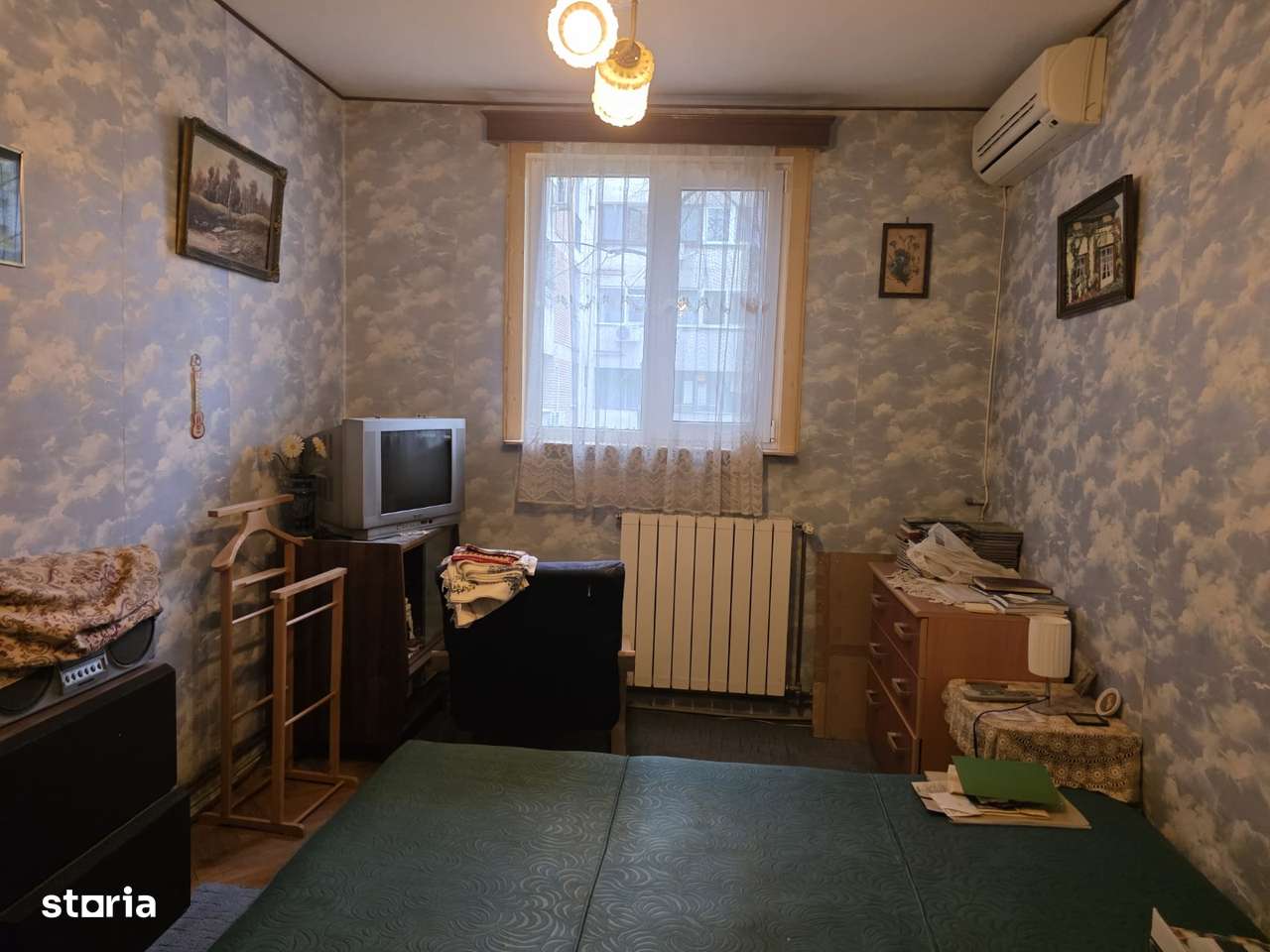 Titan, chiar la intrare in Parcul IOR, Lunca Bradului, la Scoala 195, - Imagine principală: 2/15