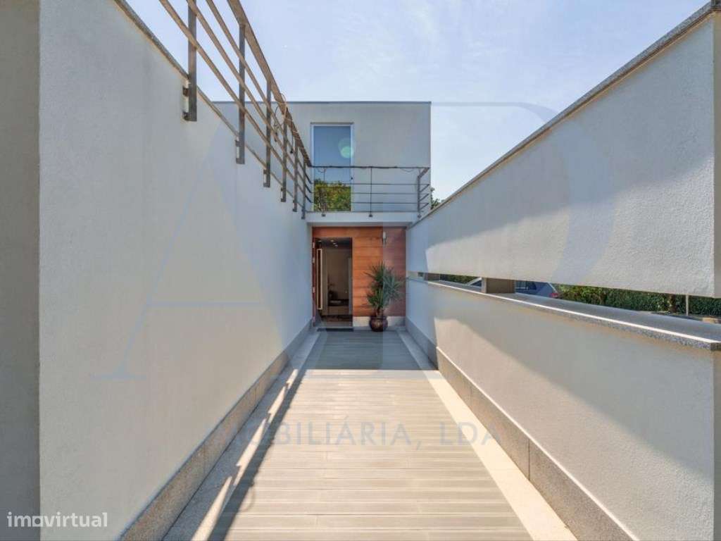 Moradia T4 +1 com piscina-10