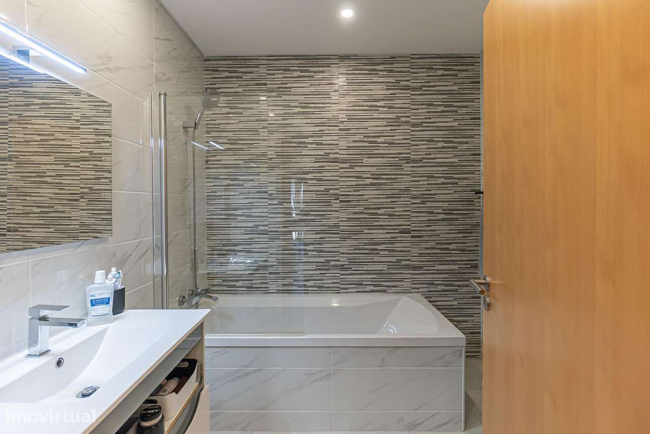 Moradia T3 em Lousada | Terraço e Garagem-8