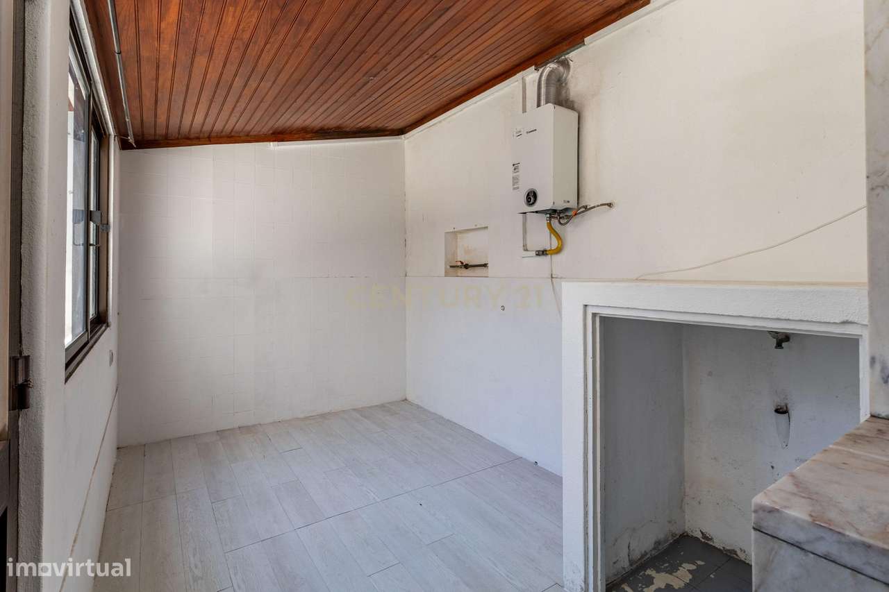 Espaçosa Moradia T3 em Azambuja, Lisboa-10