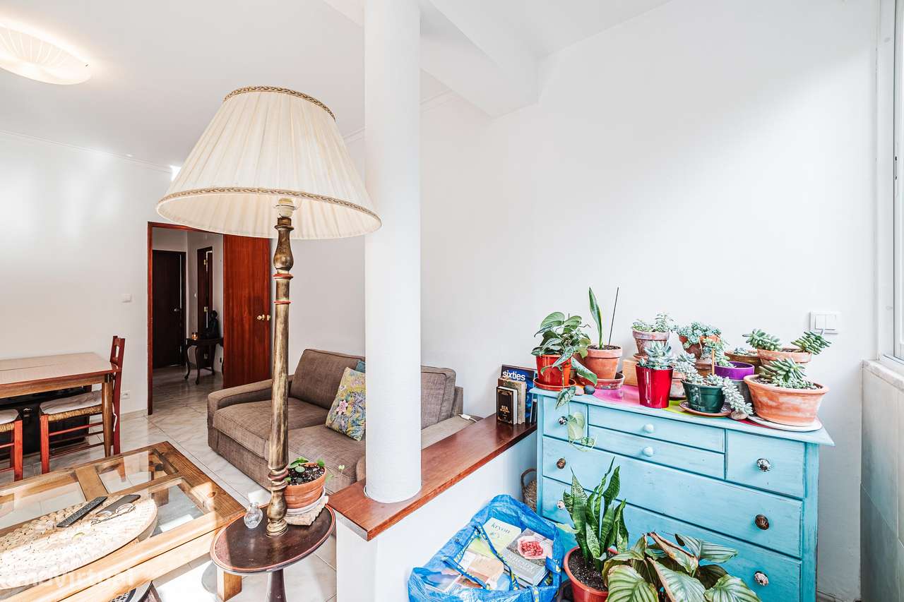 Apartamento T2 localizado nas Mercês-6