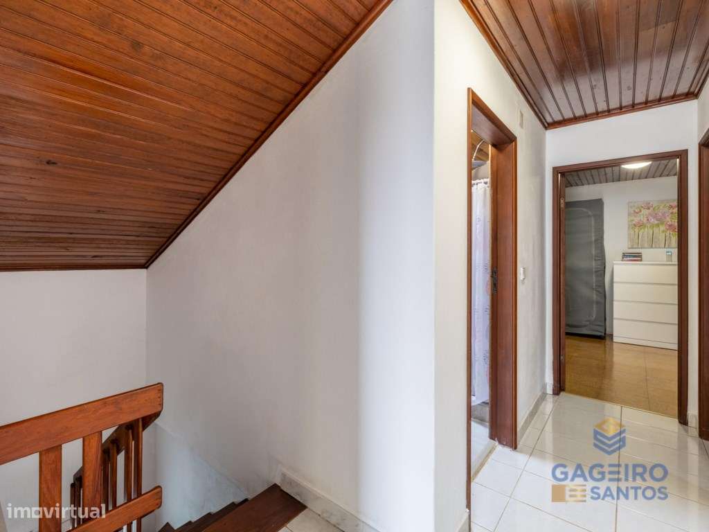 Moradia Remodelada T2 + 2-16