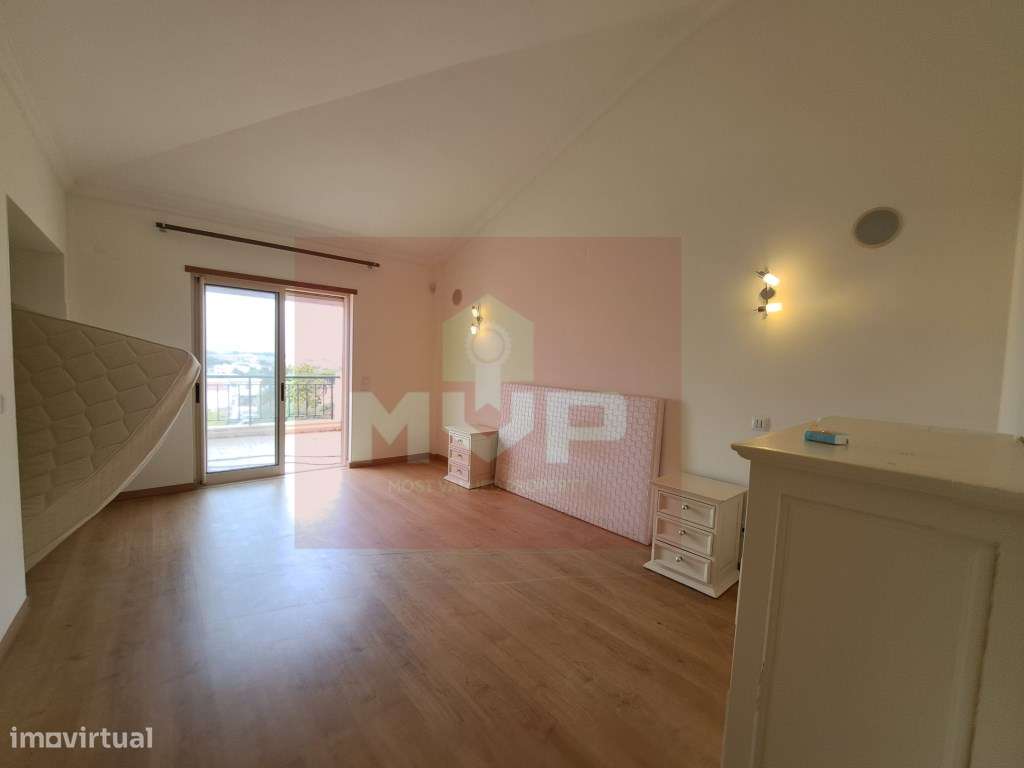 T3 na Guia com piscina comum e estacionamento-12