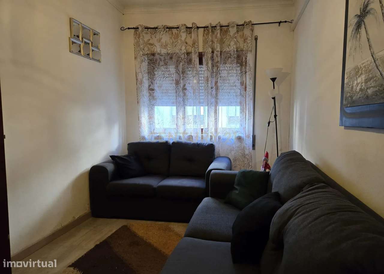 Moradia T4 pronta a habitar no centro de Alcains-7