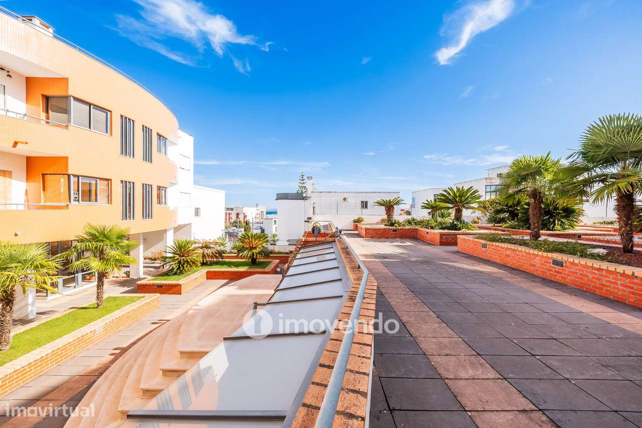 Apartamento T2 com garagem em condomínio com jardim, Paço de Arcos-37