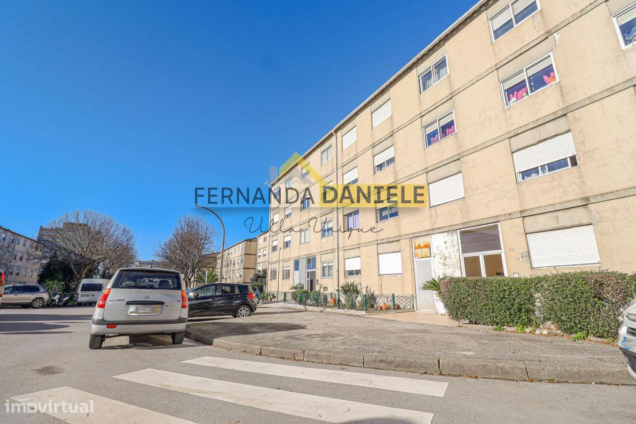 * Oportunidade * Apartamento T3 remodelado, em localização...-26