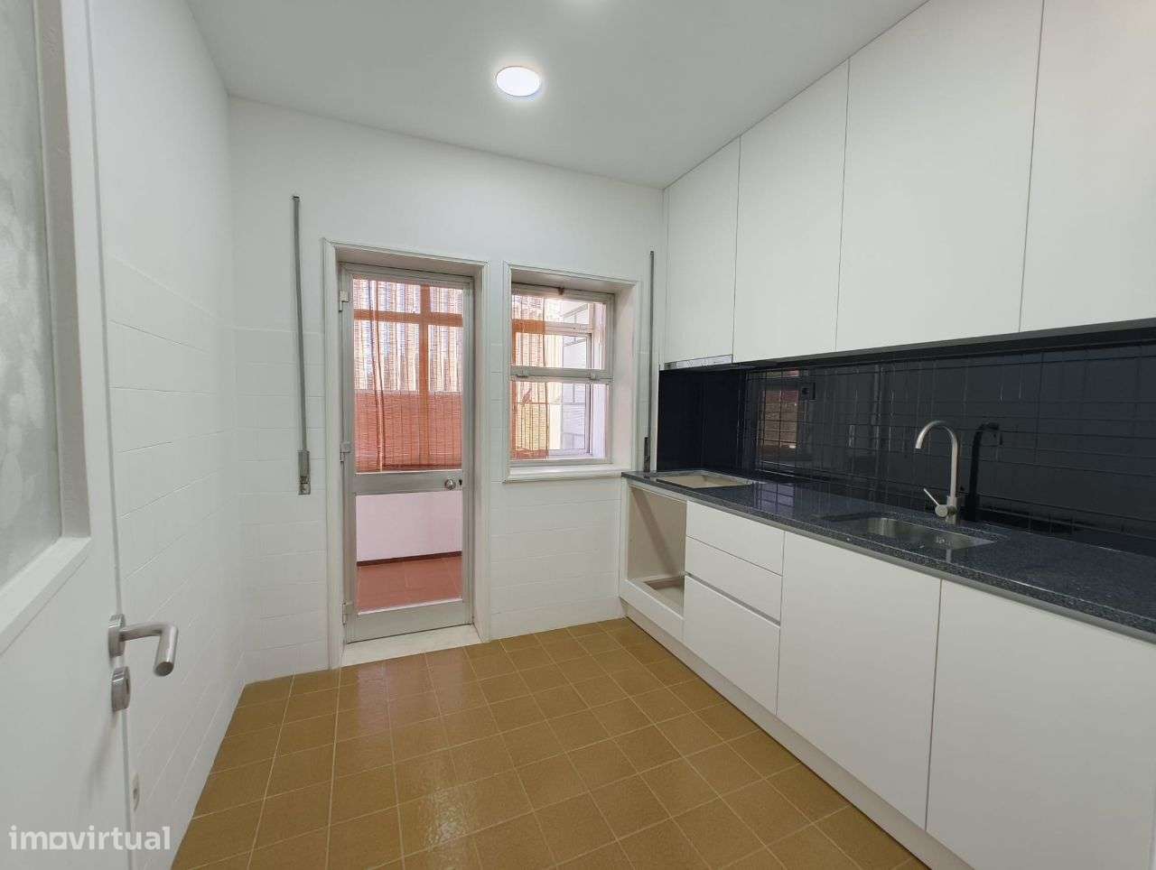 Apartamento T2 | RENOVADO | Rua da Cerca, FOZ - Grande imagem: 4/23
