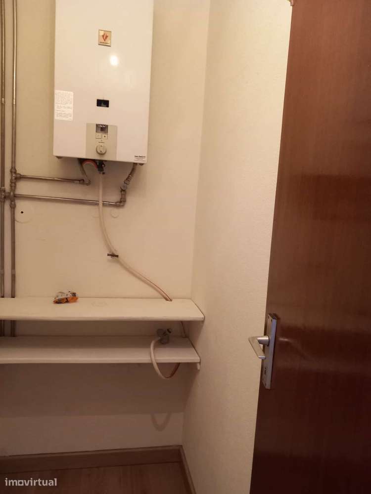 Comprar Apartamento T2 Dúplex Localizado no centro de Gondomar - Grande imagem: 5/12