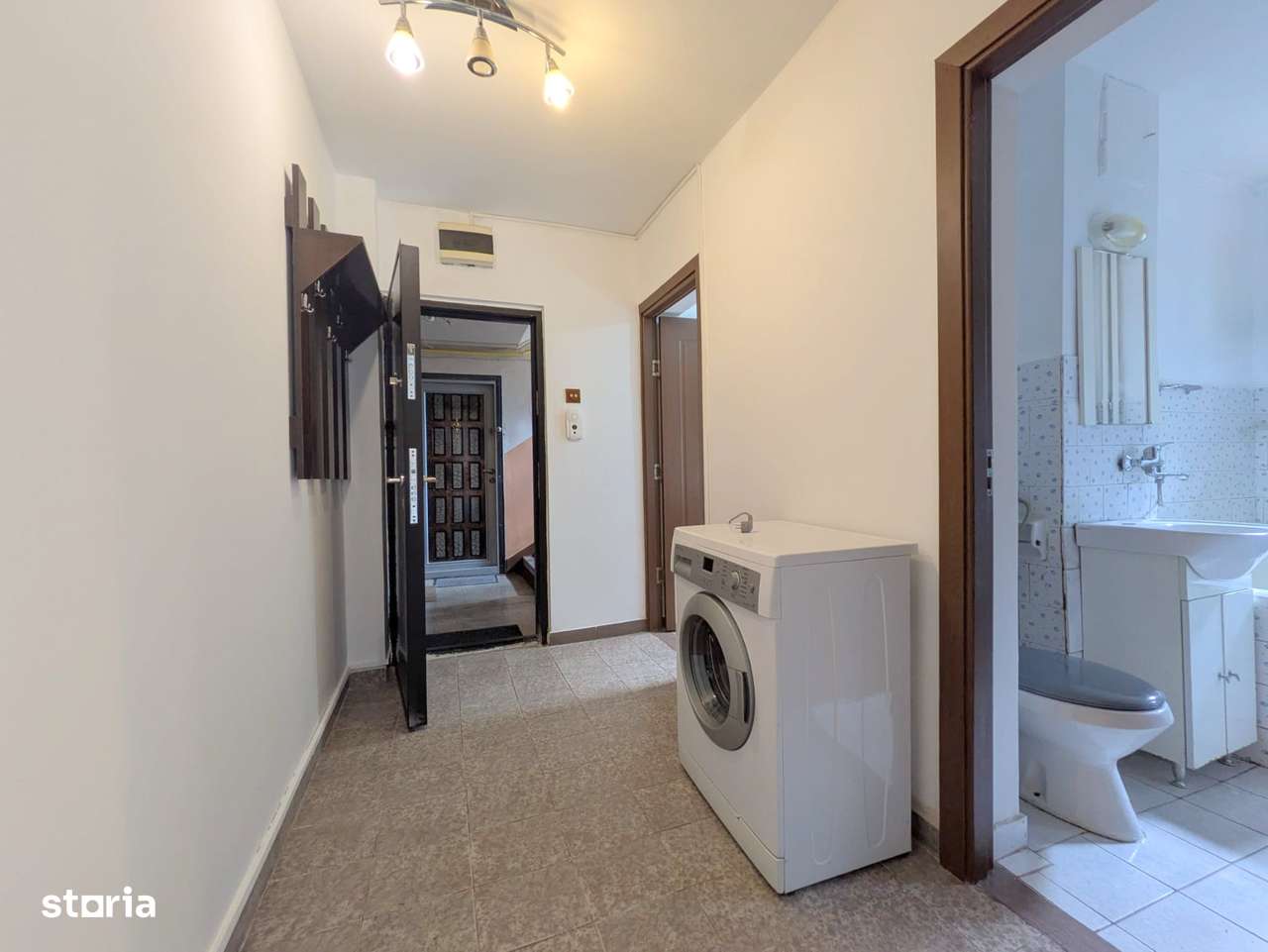 Kaufland Milcov- Apart. 2 camere, etaj 1/4, balcon inchis, Semimobilat - Imagine principală: 3/9