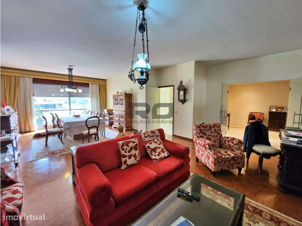 Espaçoso Apartamento T5 no centro de Gaia - Grande imagem: 3/35