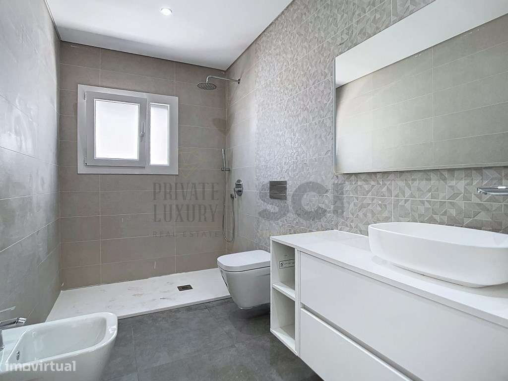 Moradia Térrea independente T3+1 em Fernão Ferro, boas áreas-10