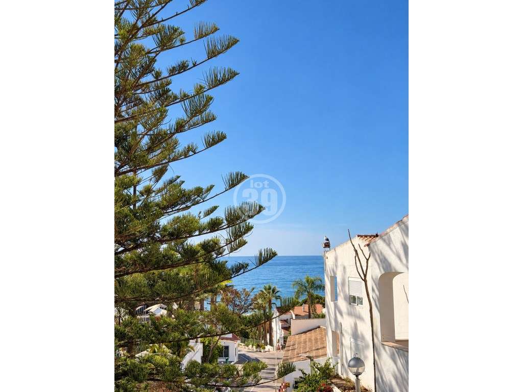 Prédio com vista mar e acesso direto à praia | Forte de S. João-6